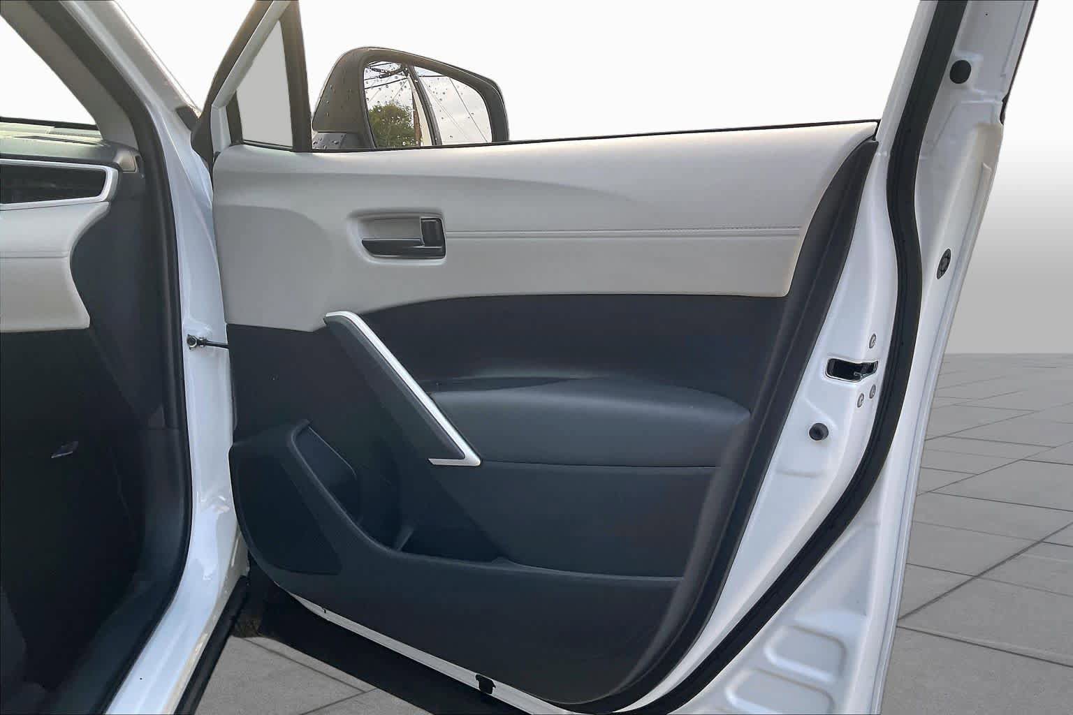 Used 2026 Toyota Corolla Cross L FWD image 22