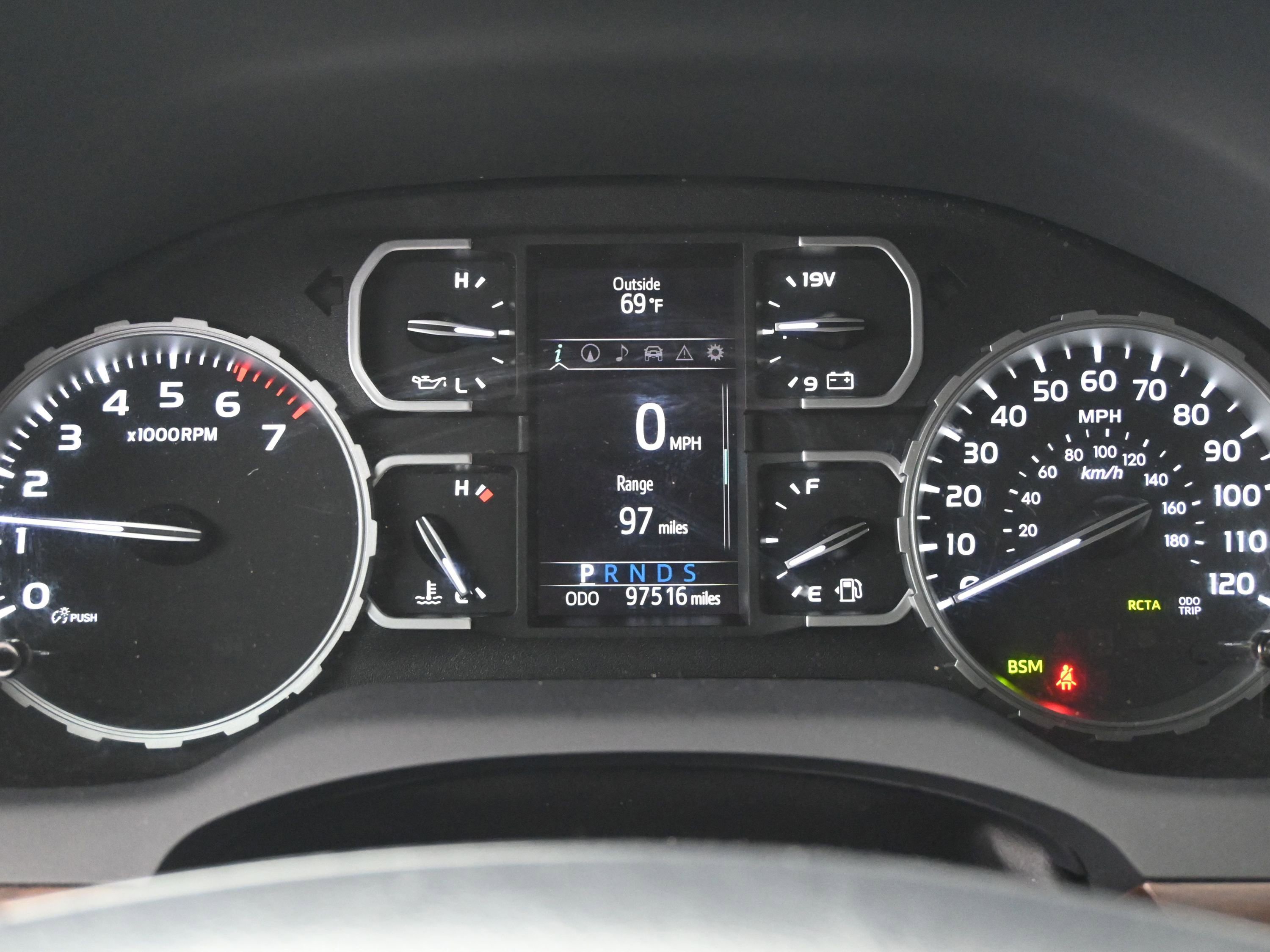Used 2018 Toyota Tundra Limited w/ Limited Premium Package AWD/4WD image 10
