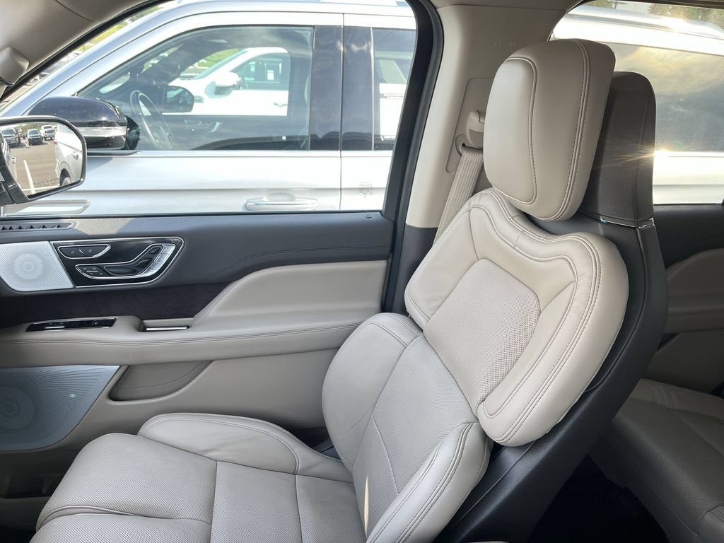 Used 2024 Lincoln Navigator Reserve AWD/4WD image 25
