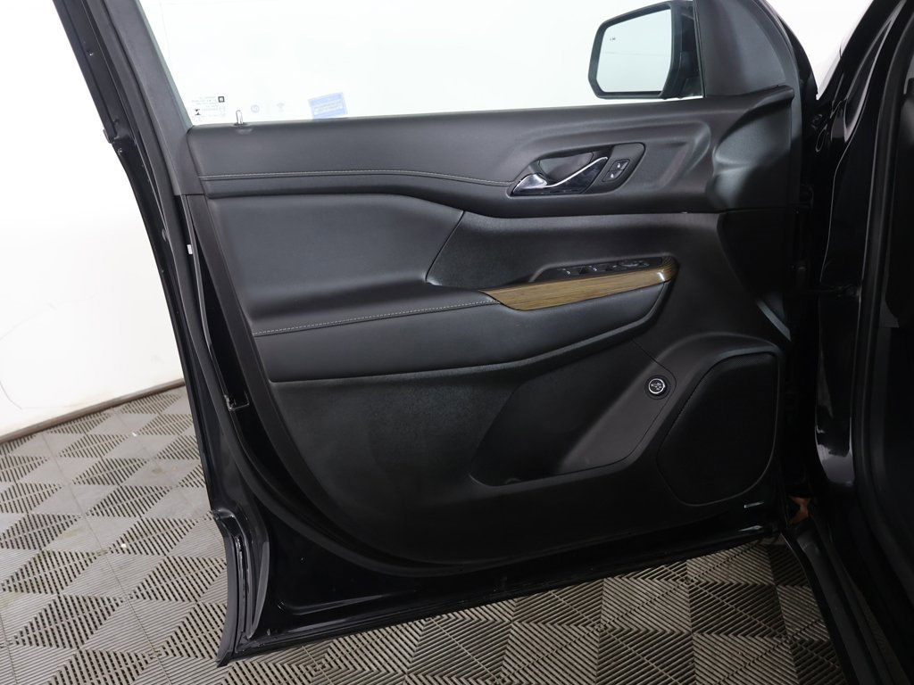 Used 2023 GMC Acadia SLE w/ Driver Convenience Package image 25