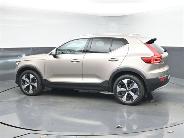 Used 2024 Volvo XC40 B5 Plus w/ Protection Package Premier image 5