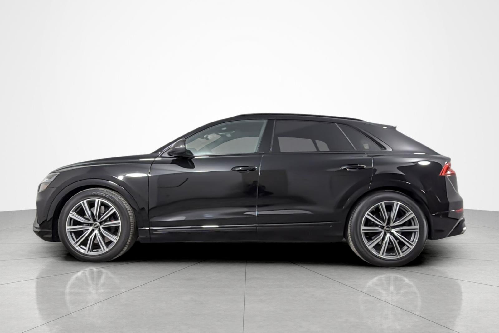 Used 2023 Audi SQ8 Prestige AWD/4WD image 2