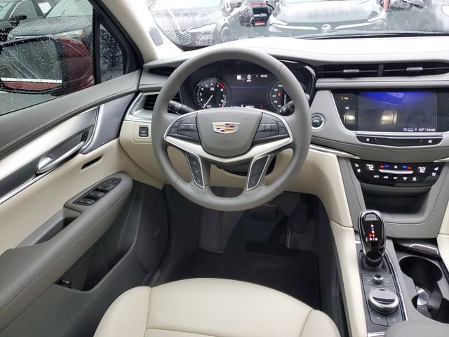 Used 2025 Cadillac XT5 Premium Luxury w/ Technology Package image 12
