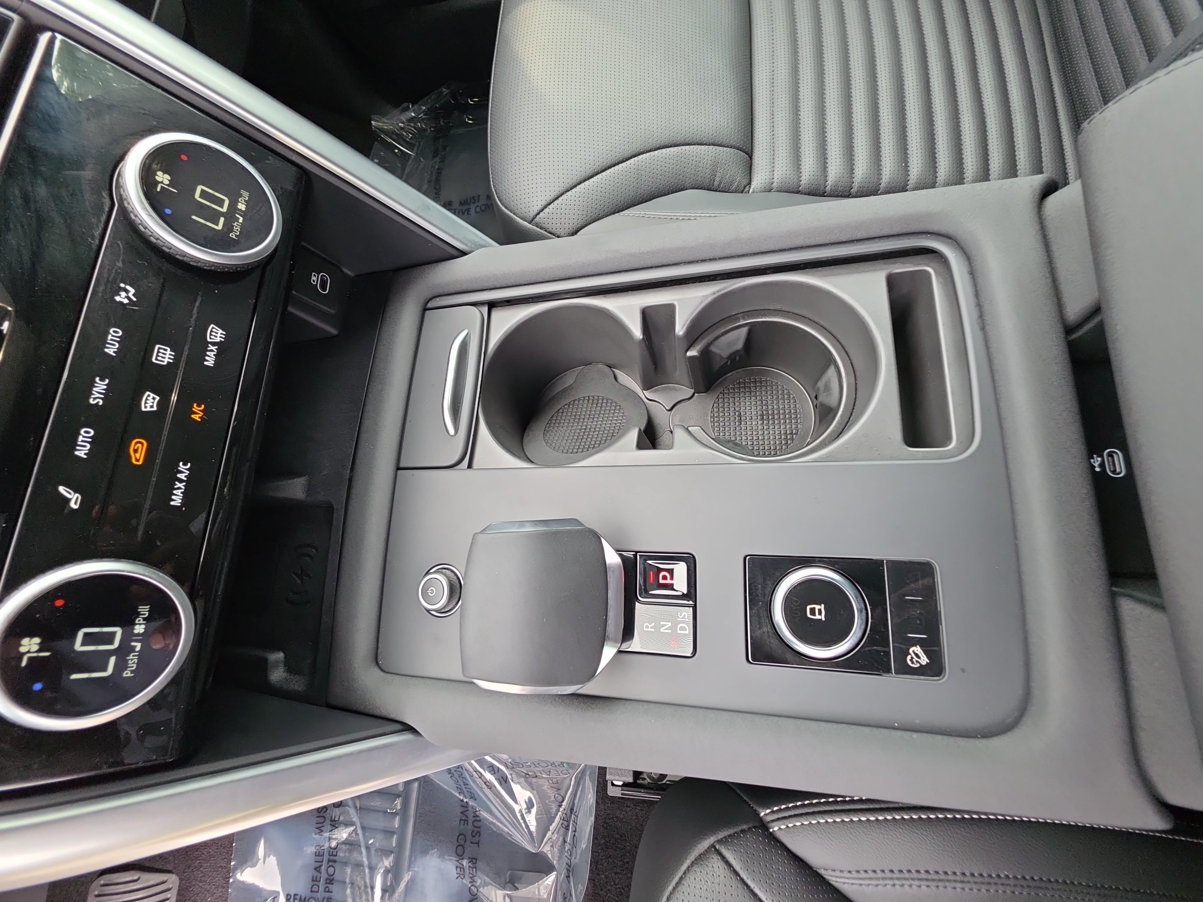 Certified 2025 Land Rover Discovery S AWD/4WD image 24