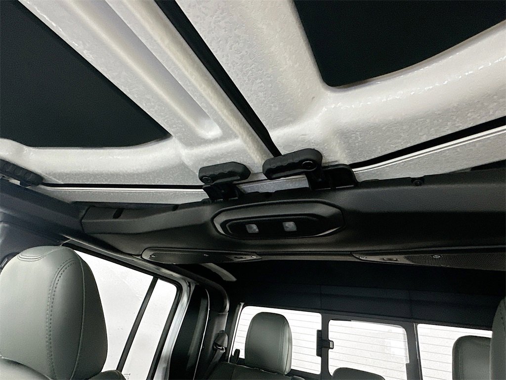 New 2026 Jeep Gladiator Mojave image 14