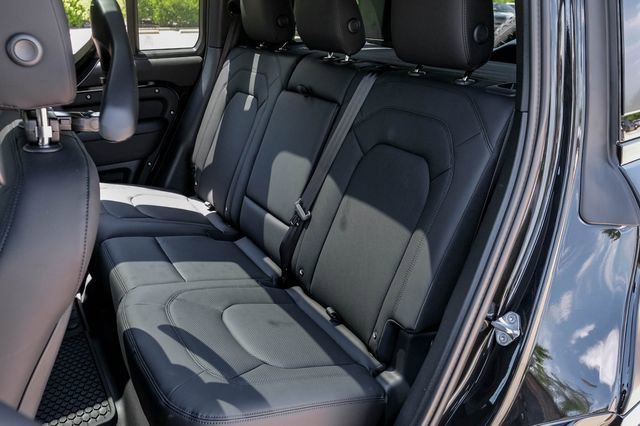 New 2026 Land Rover Defender 110 X-Dynamic SE AWD/4WD image 45