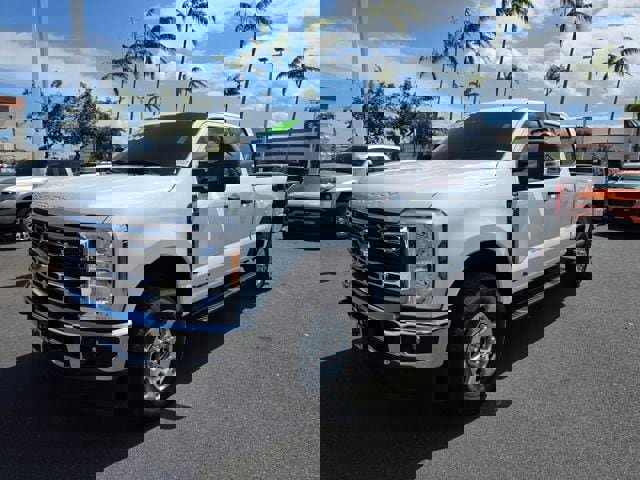 Used 2024 Ford F350 XLT image 3