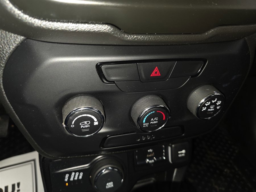 Used 2018 Jeep Renegade Sport w/ Power & Air Group AWD/4WD image 16