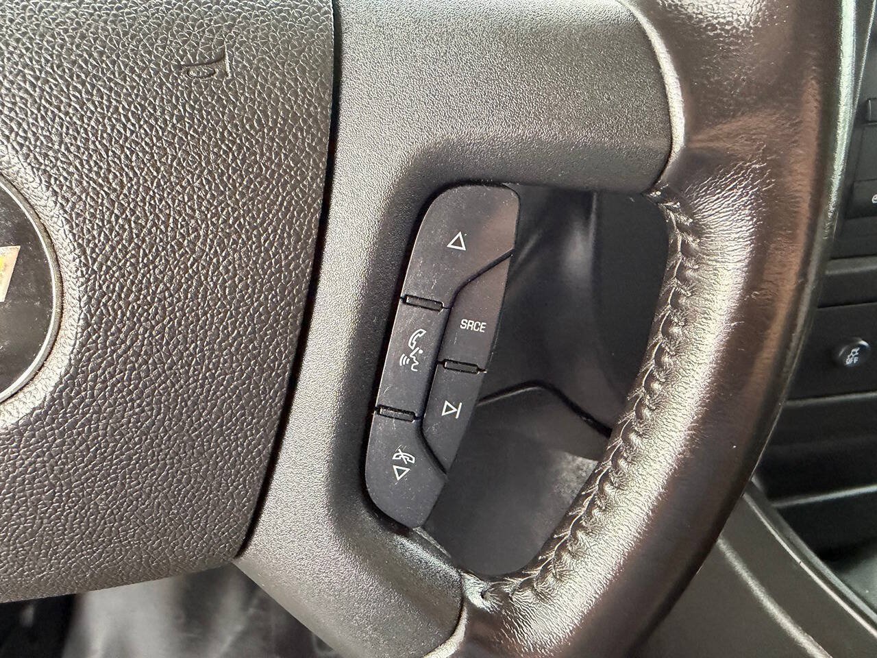 Used 2021 Chevrolet Express 2500 w/ Driver Convenience Package RWD image 16