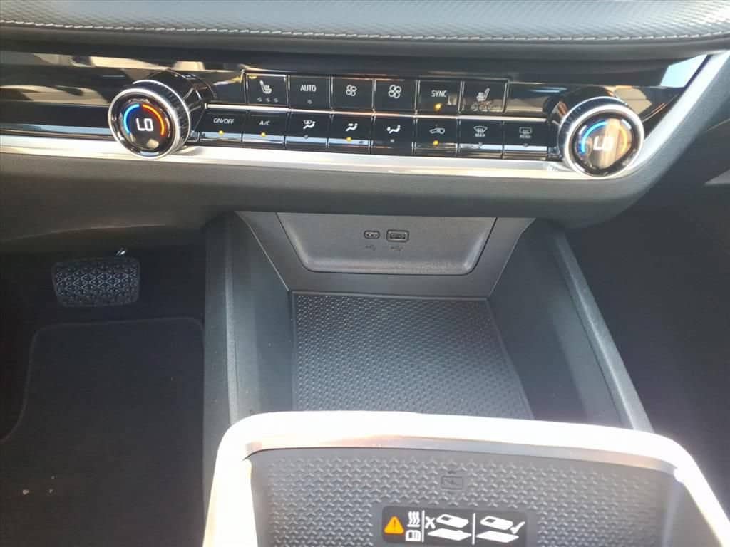 New 2027 Chevrolet Equinox LT w/ Convenience Package II FWD image 21