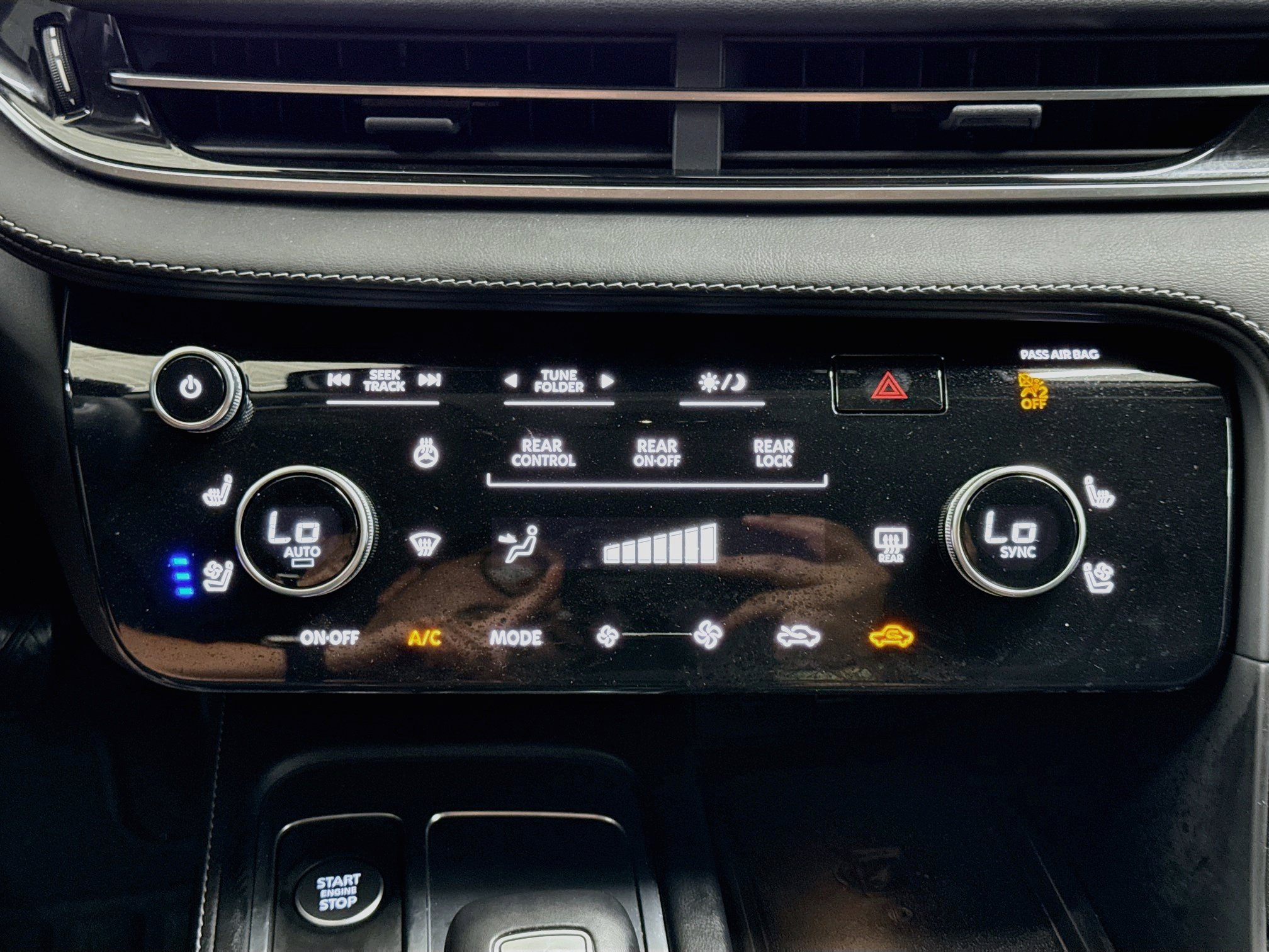 Used 2023 INFINITI QX60 Luxe w/ Performance Audio Package AWD/4WD image 24