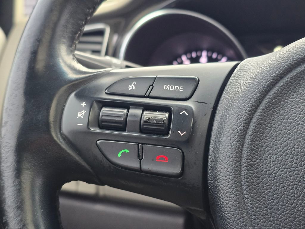 Used 2015 Kia Sedona SX Limited image 37