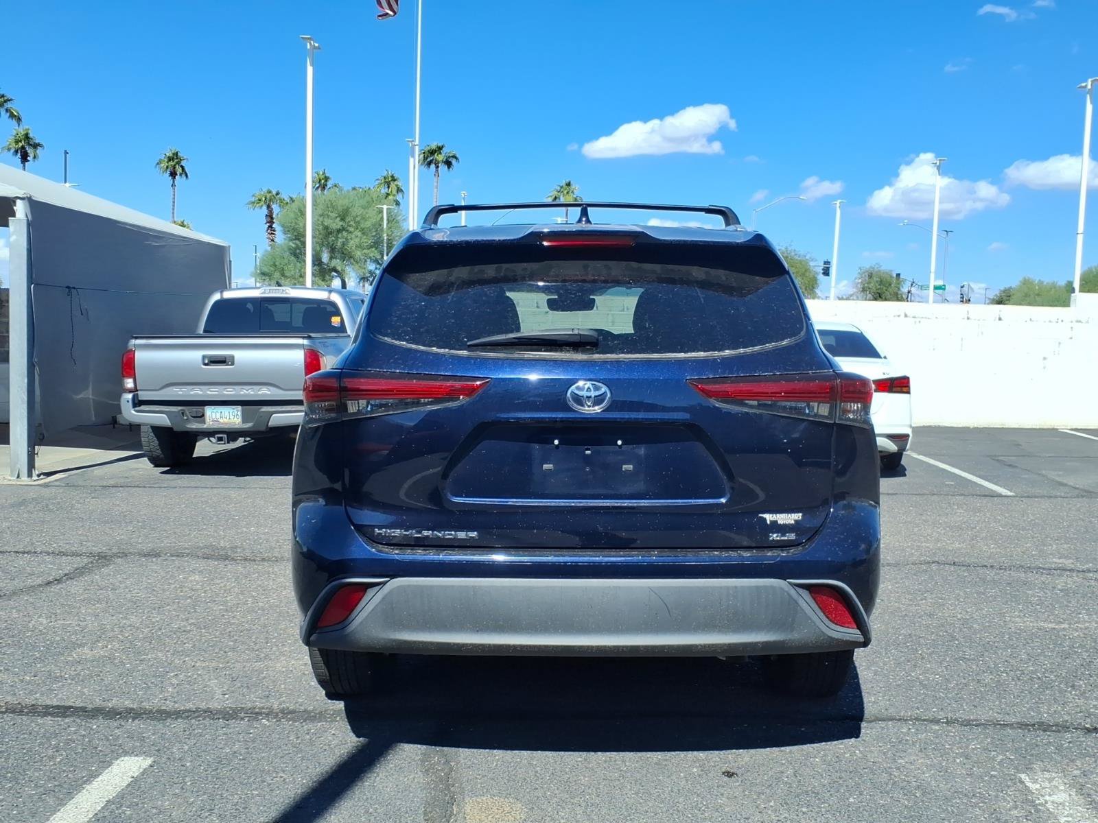 Used 2020 Toyota Highlander XLE FWD image 4