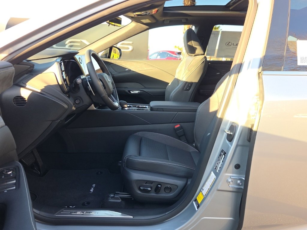 New 2026 Lexus RX 450h AWD image 4