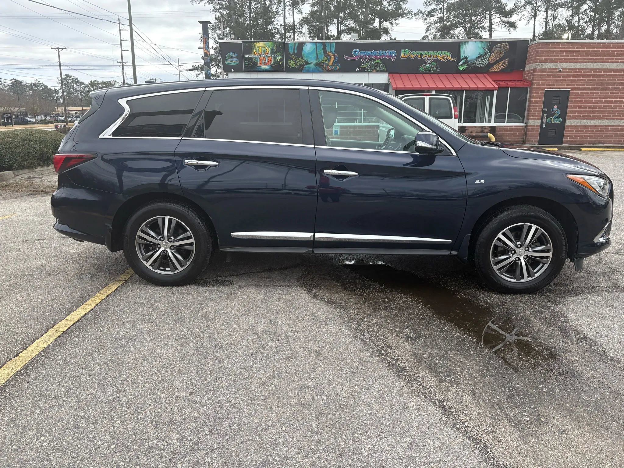 Used 2019 INFINITI QX60 Pure AWD/4WD image 4