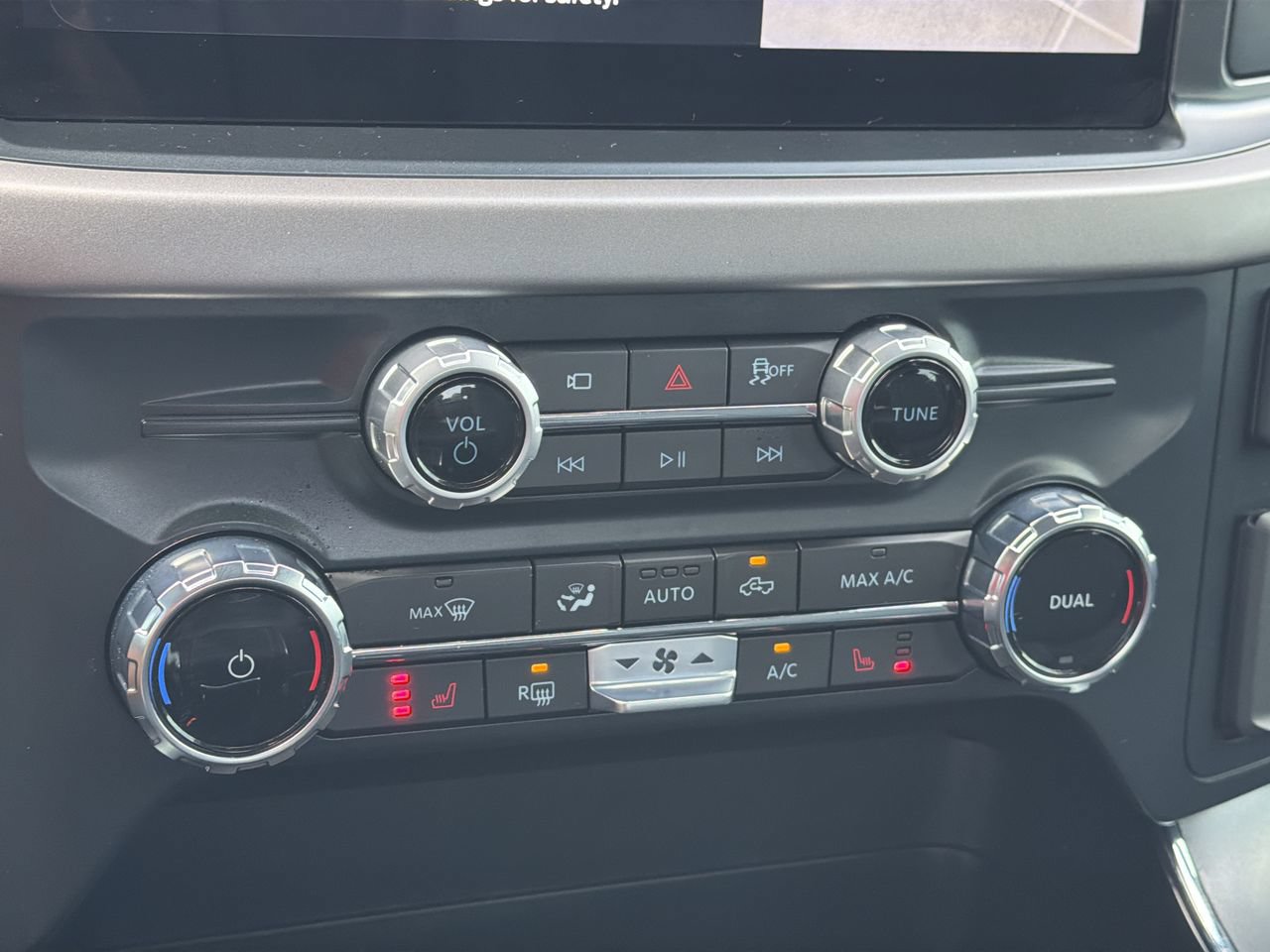 Used 2025 Ford F150 Lightning XLT AWD/4WD image 23