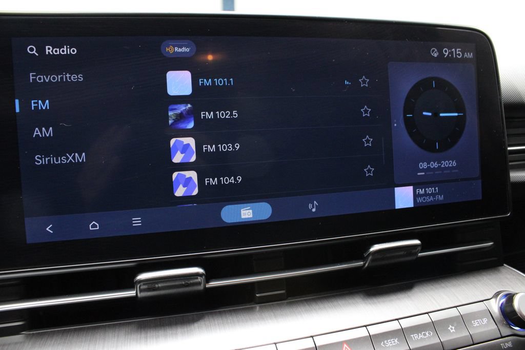 Used 2025 Hyundai Kona SEL FWD image 2