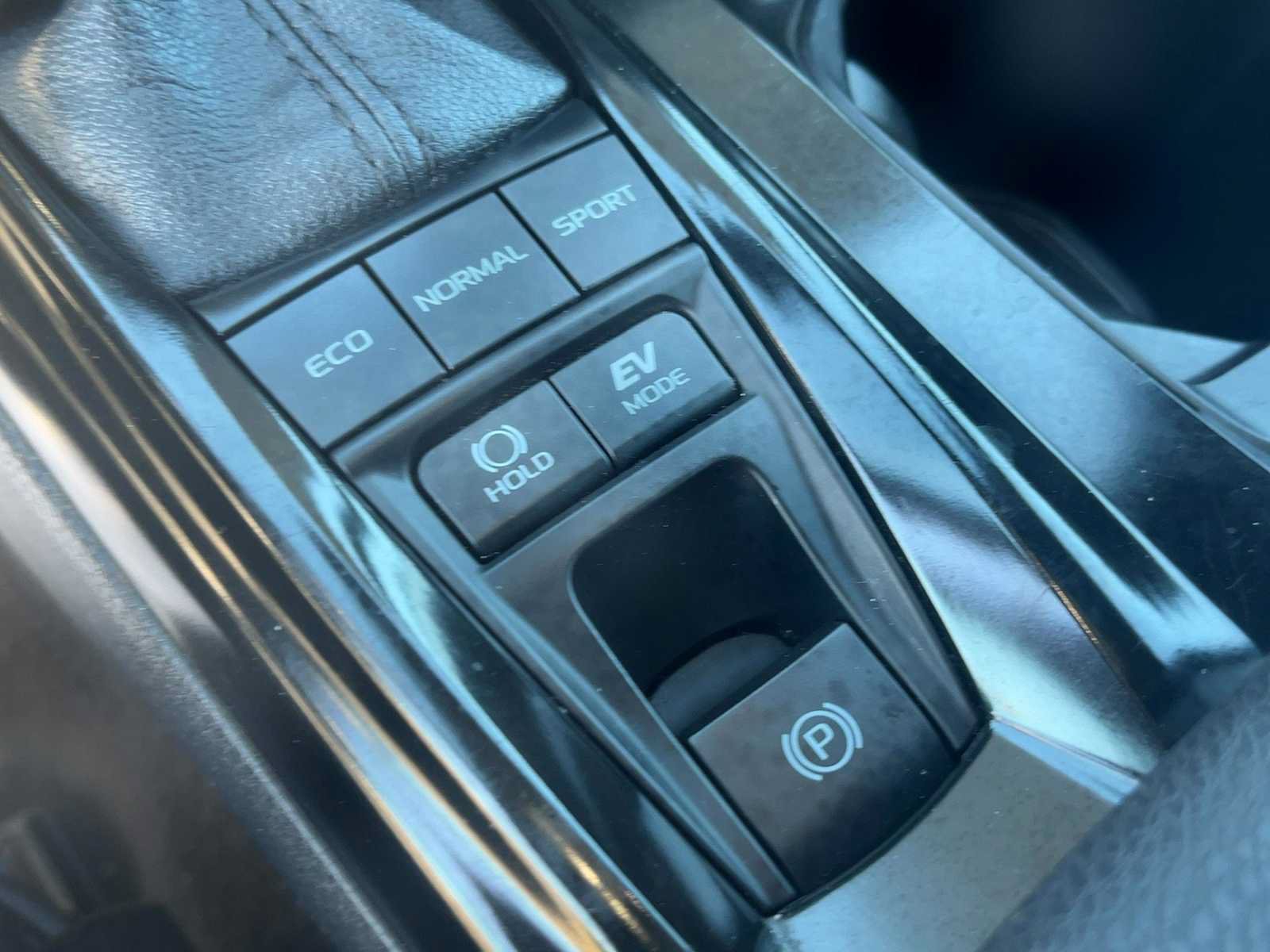 Used 2025 Toyota Camry SE FWD image 21