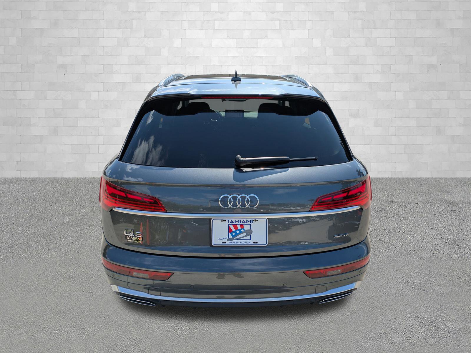 Used 2023 Audi Q5 2.0T Premium Plus w/ Premium Plus Package image 3