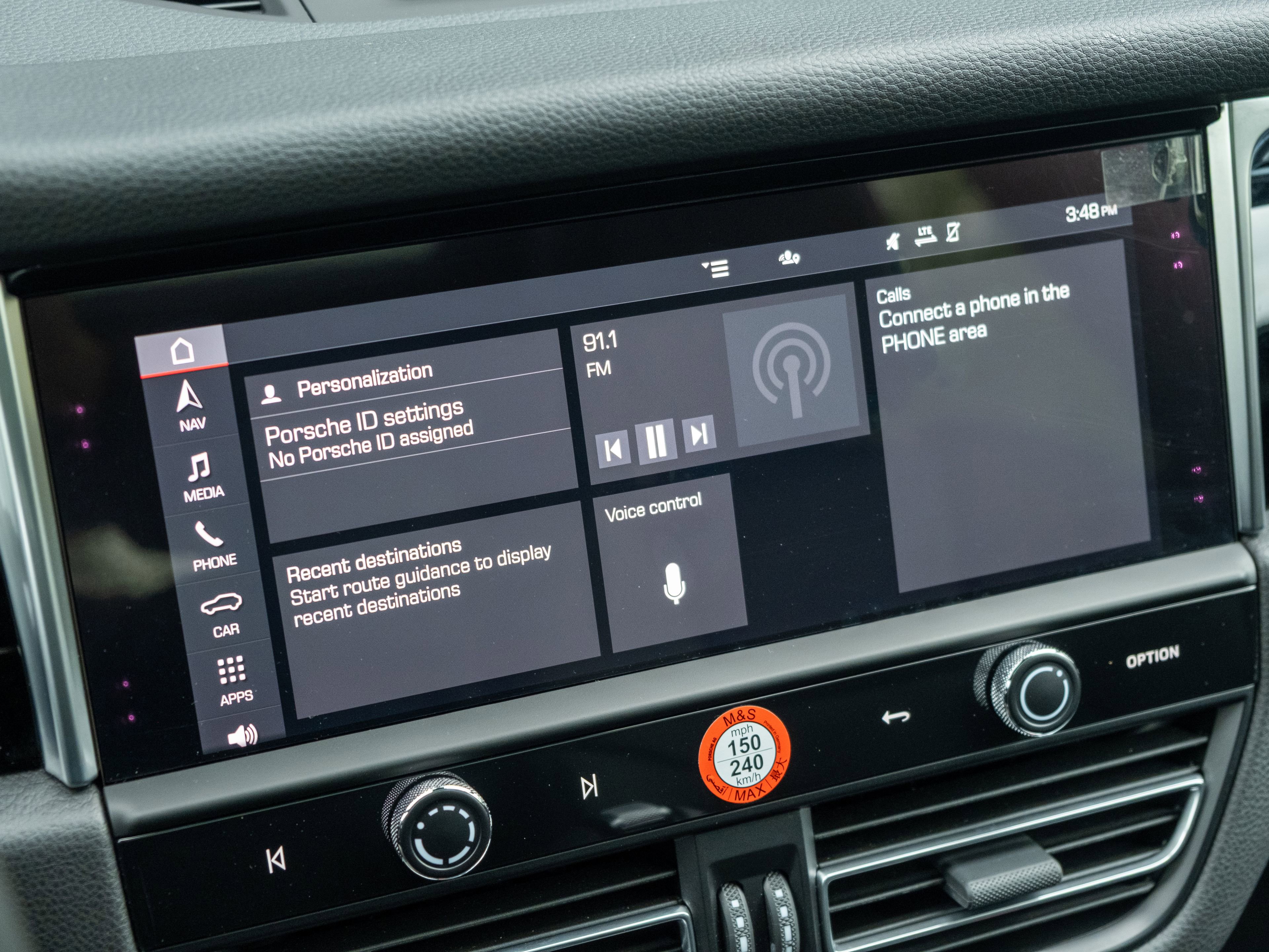 Certified 2023 Porsche Macan AWD/4WD image 19
