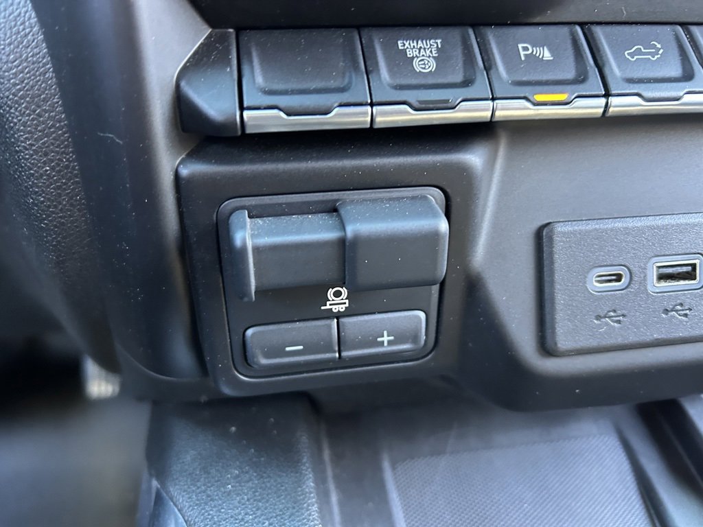 Used 2023 GMC Sierra 3500 SLT w/ SLT Premium Package image 34