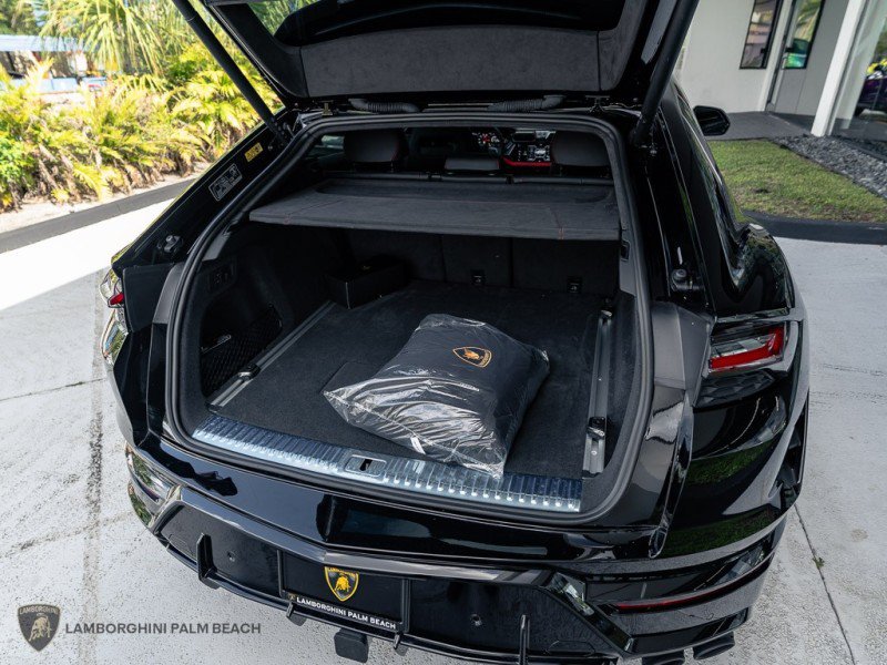 Used 2026 Lamborghini Urus SE AWD/4WD image 26