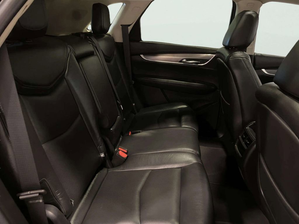 Used 2018 Cadillac XT5 Luxury image 26