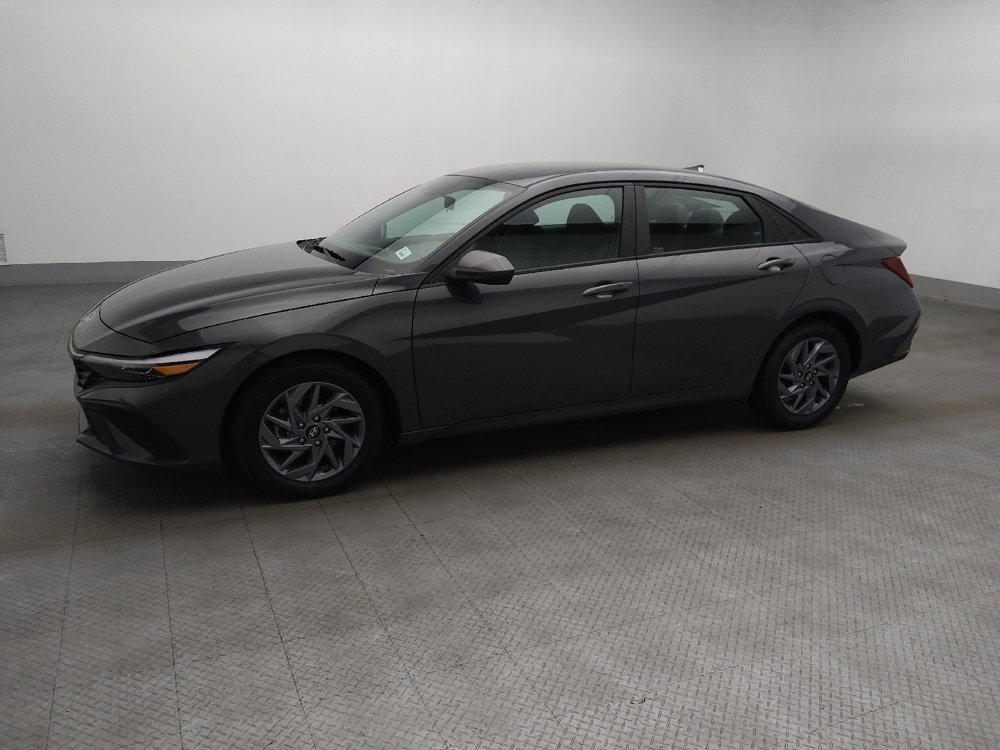 Used 2024 Hyundai Elantra SEL image 2