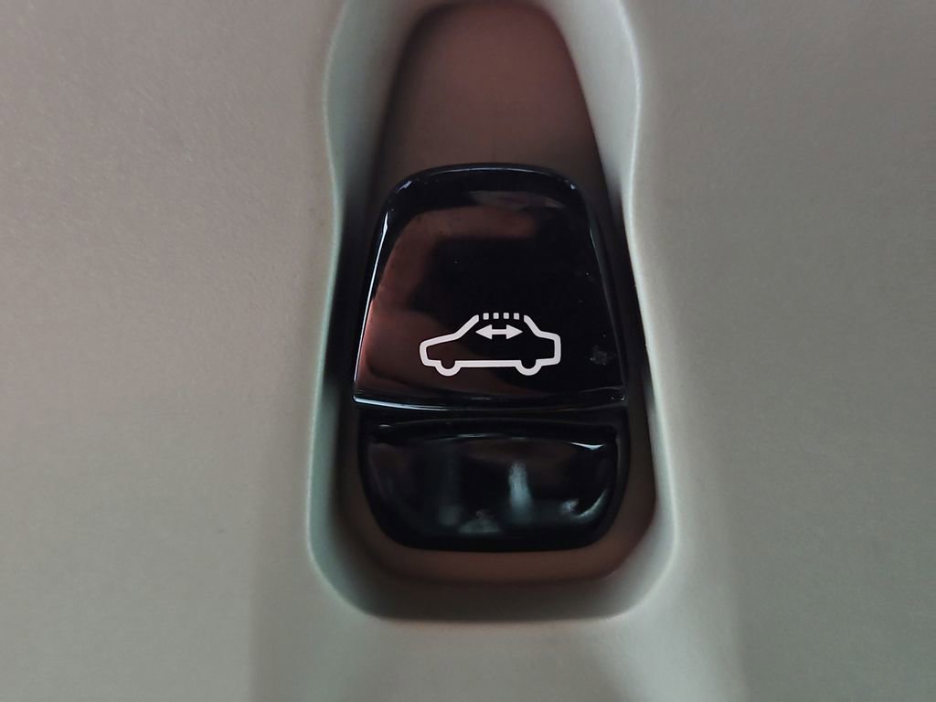 Used 2018 Volvo S90 T6 Momentum w/ Convenience Package image 40