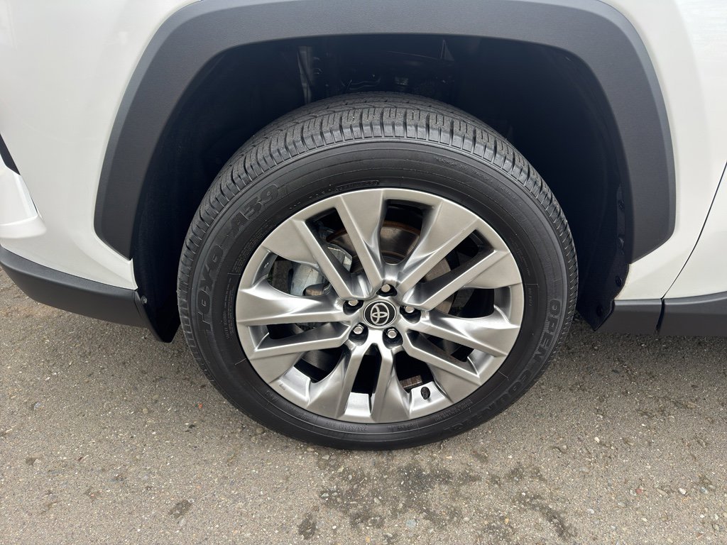 Used 2023 Toyota RAV4 XLE Premium image 24