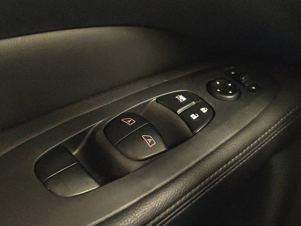 Used 2019 Nissan Pathfinder SL AWD/4WD image 27