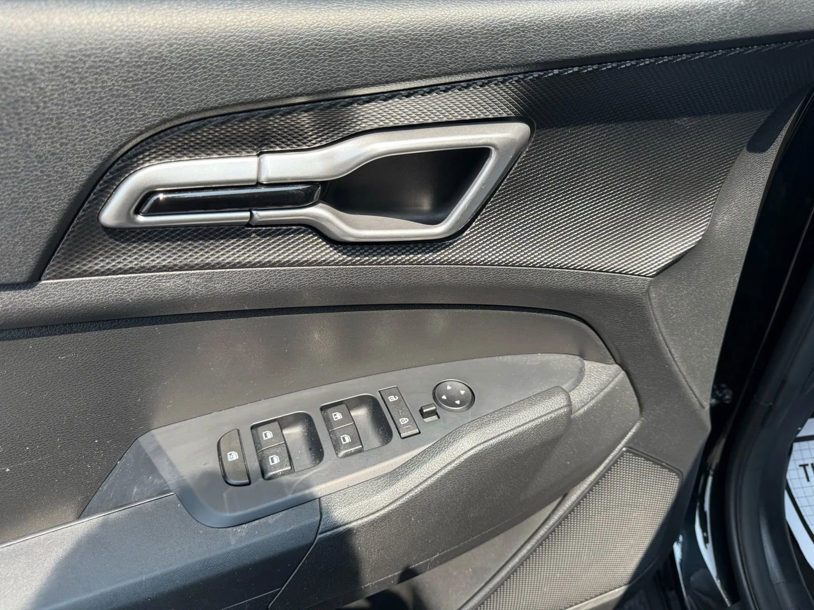 Used 2023 Kia Sportage LX image 11