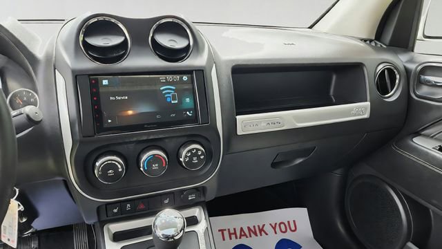 Used 2015 Jeep Compass High Altitude FWD image 17