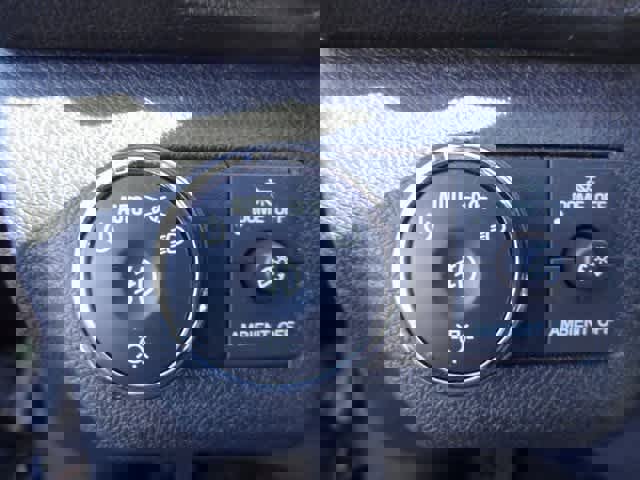 Used 2015 Chevrolet Traverse LT w/ Style and Technology Package image 11