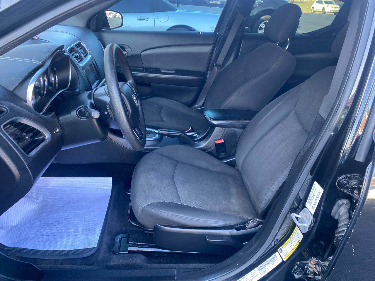 Used 2013 Dodge Avenger SE image 10