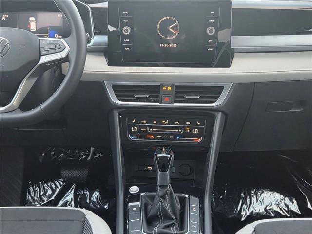 New 2026 Volkswagen Taos SE image 12