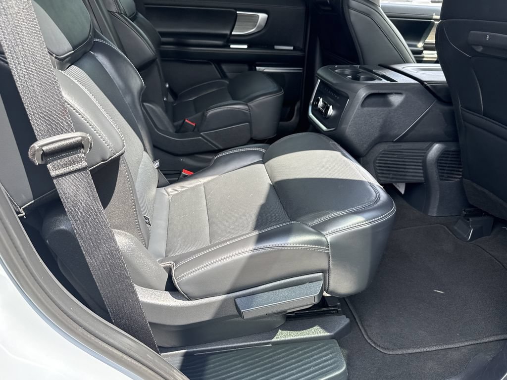 Used 2025 Ford Expedition Platinum AWD/4WD image 15