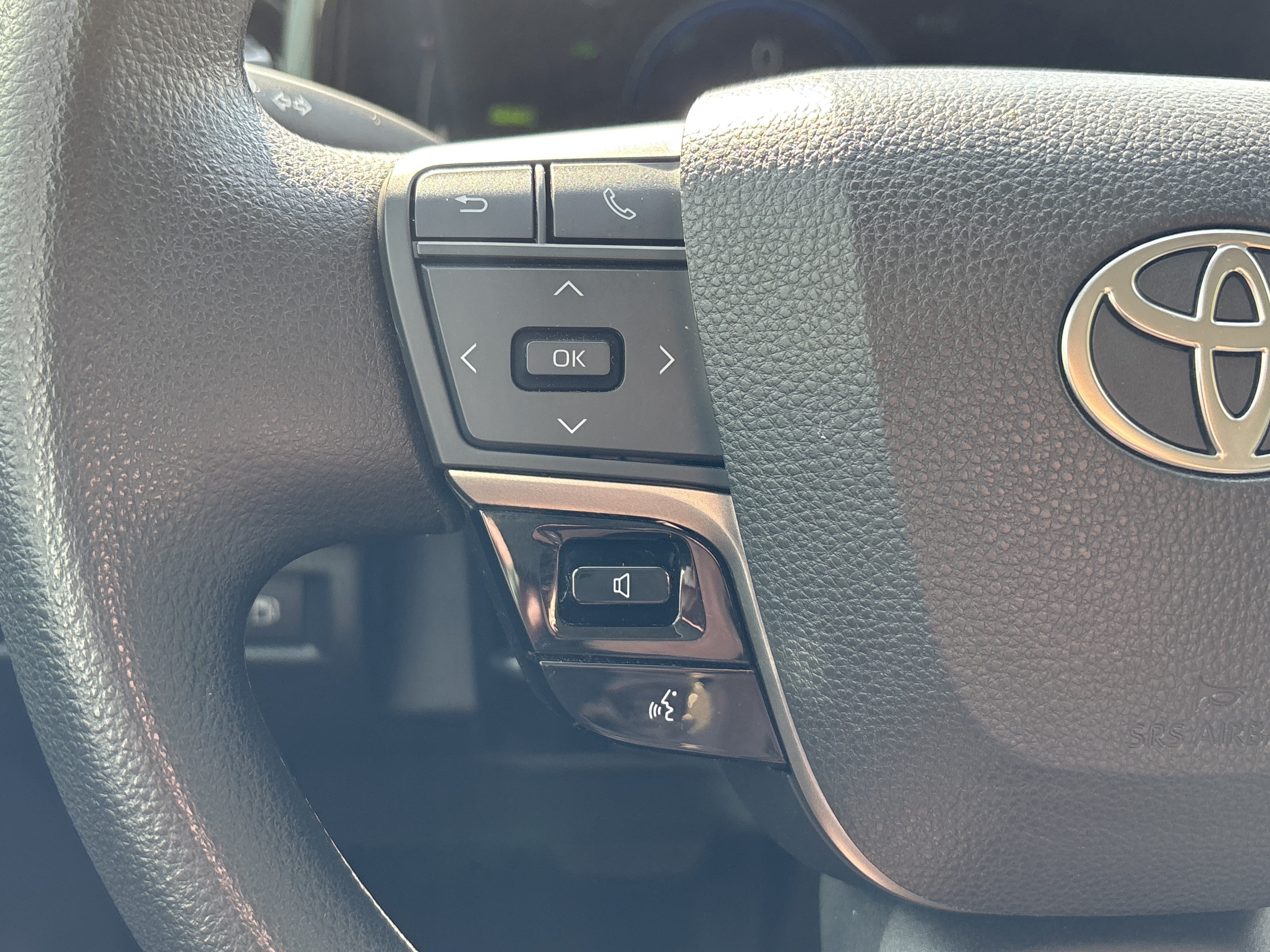 Used 2025 Toyota Camry Hybrid FWD image 18