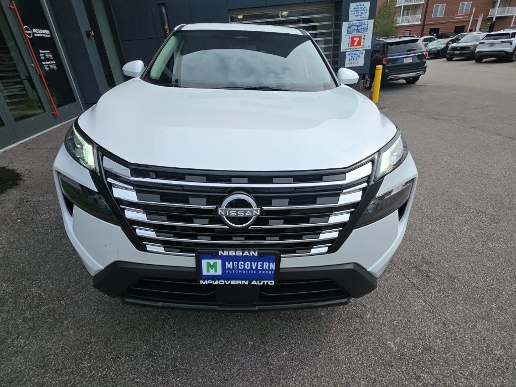 Certified 2026 Nissan Rogue SV AWD/4WD image 9