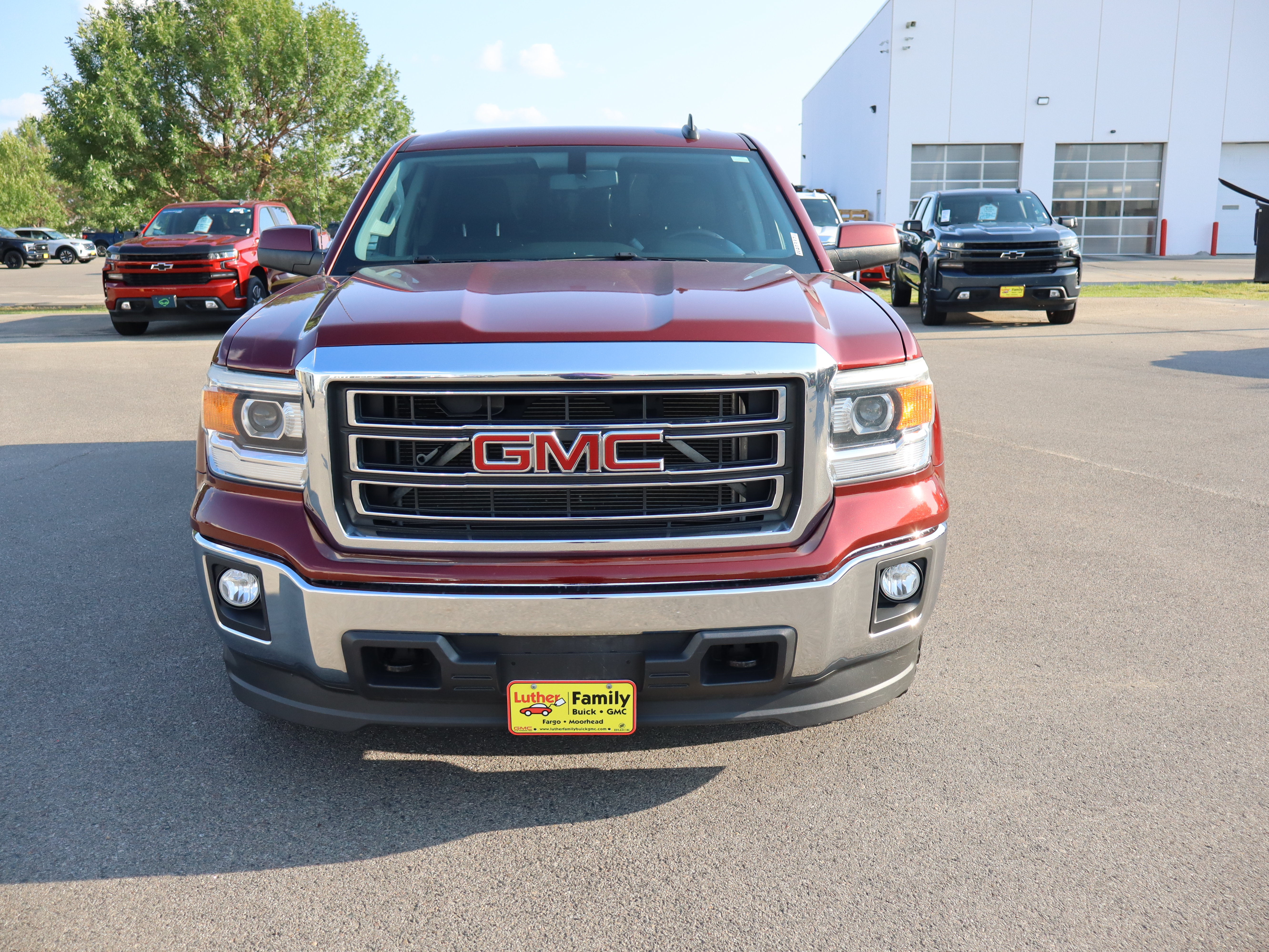 Used 2015 GMC Sierra 1500 SLE w/ SLE Value Package AWD/4WD image 2