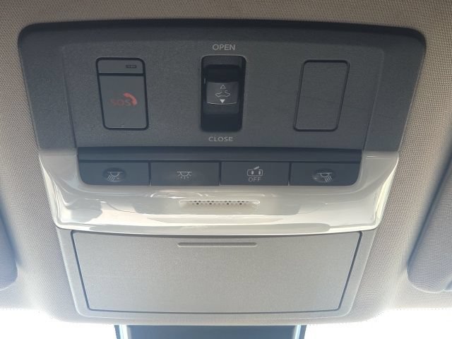 Used 2020 Nissan Altima 2.0 Platinum FWD image 25