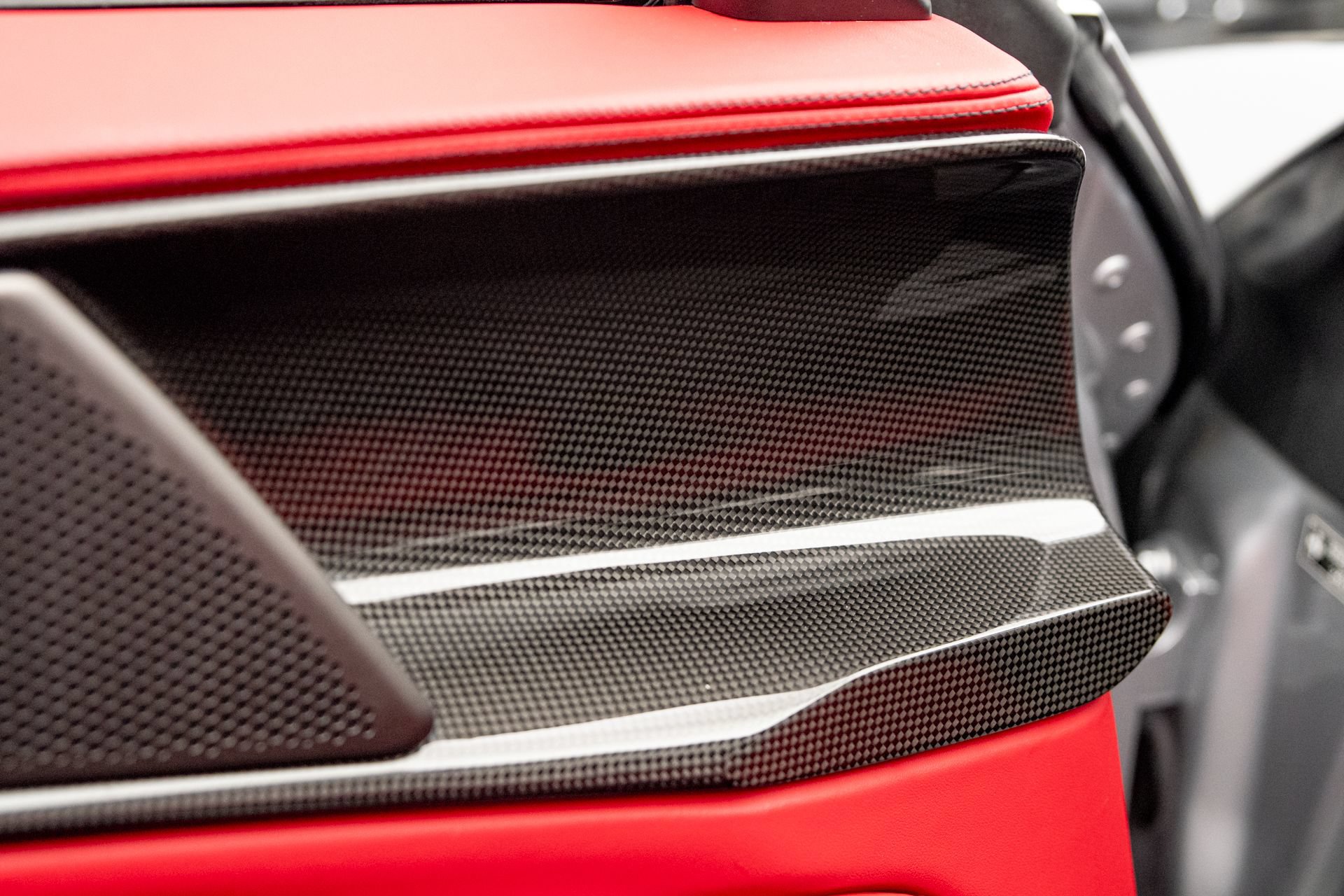 Used 2025 Ferrari Purosangue AWD/4WD image 18