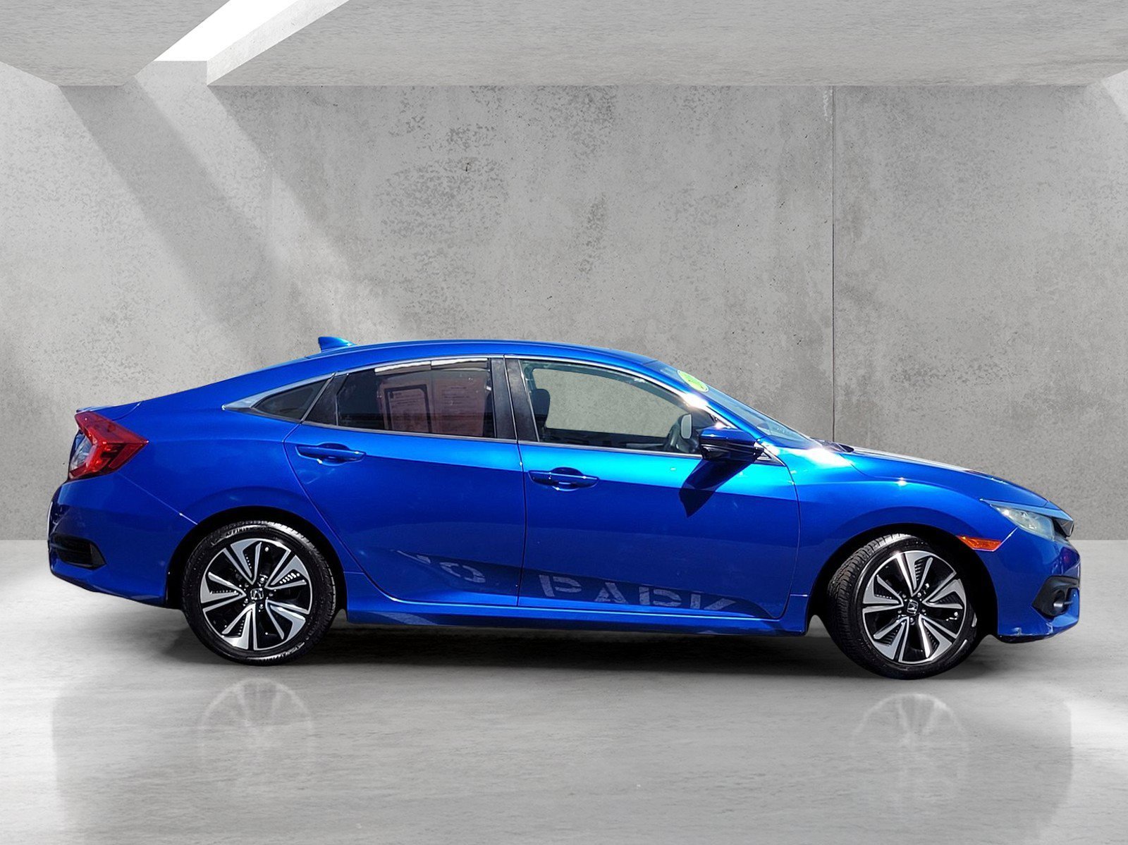 Used 2016 Honda Civic EX-T image 4