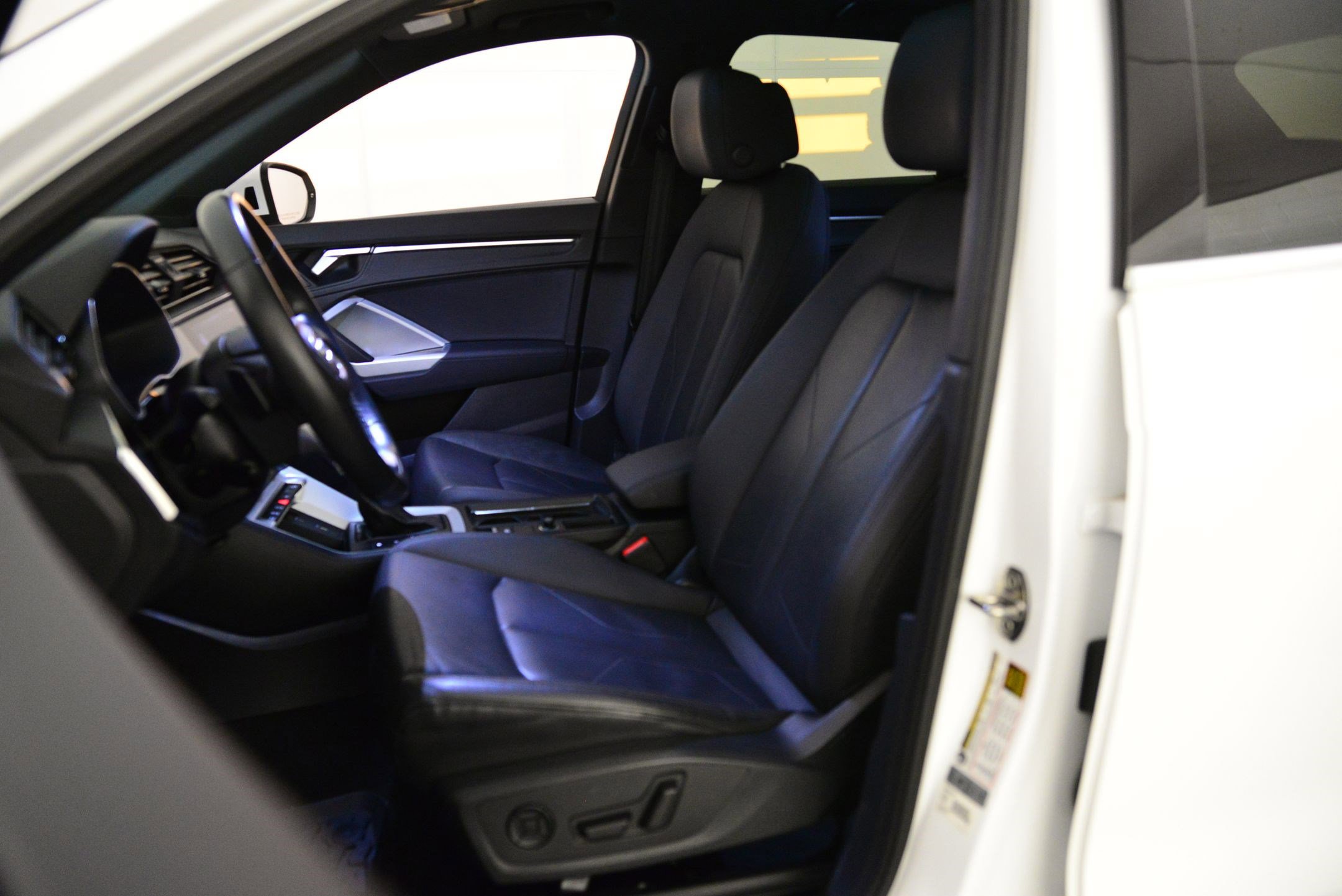 Certified 2021 Audi Q3 2.0T Premium w/ Convenience Package image 4