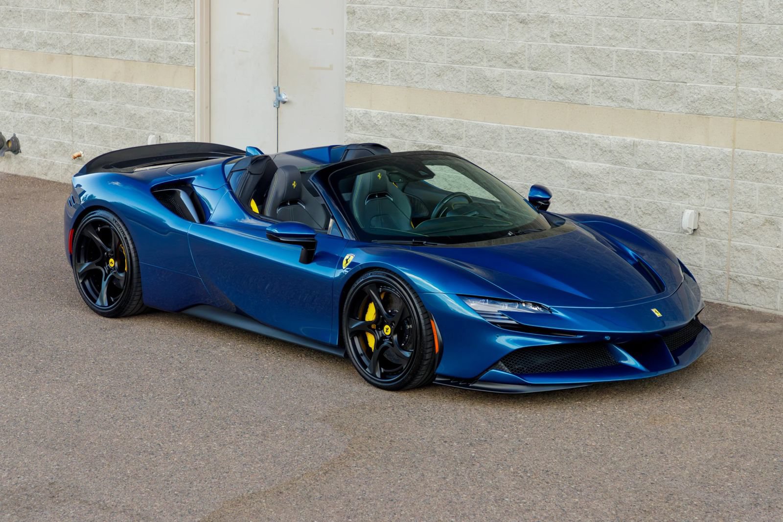 Used 2023 Ferrari SF90 Spider AWD/4WD image 12