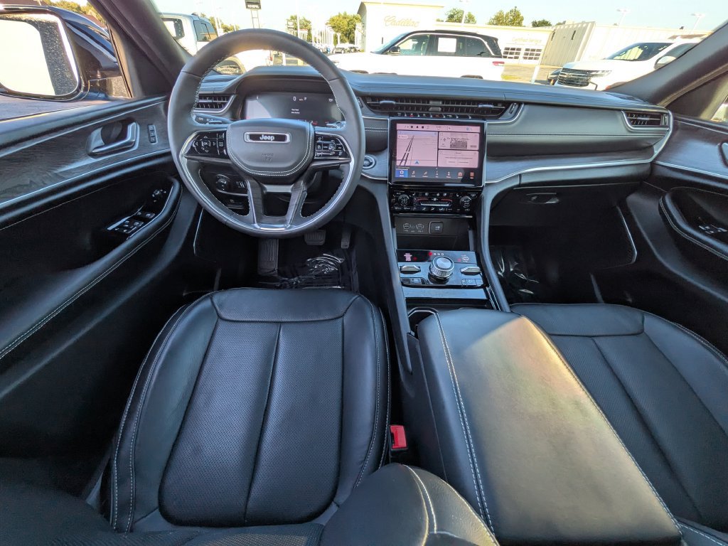 Certified 2023 Jeep Grand Cherokee Overland AWD/4WD image 11