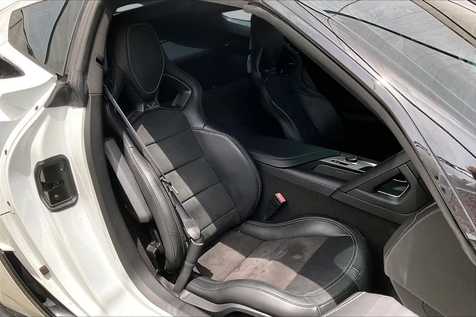 Used 2015 Chevrolet Corvette Z06 w/ 2LZ Preferred Equipment Group RWD image 9