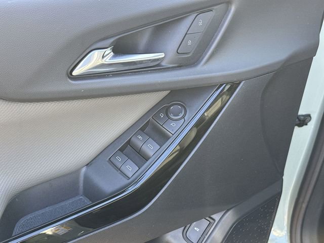 Used 2025 Chevrolet Equinox LT w/ Convenience Package II image 17