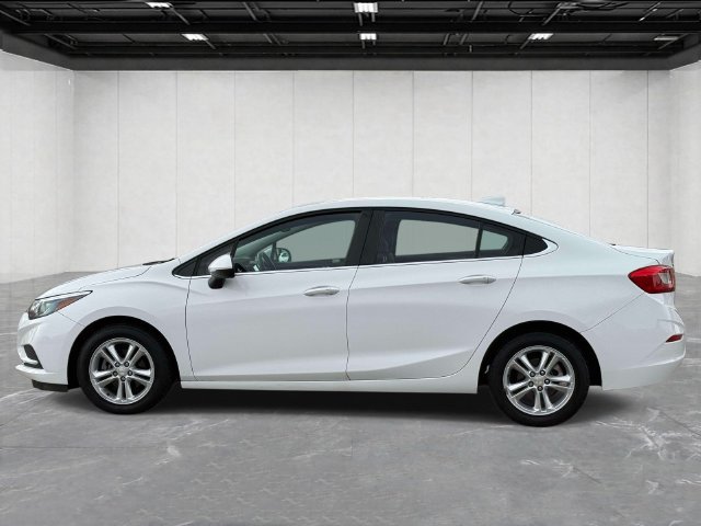 Used 2017 Chevrolet Cruze LT w/ Convenience Package FWD image 8