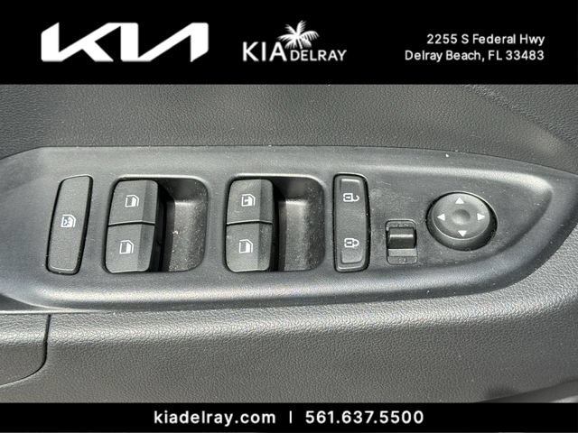 Used 2021 Hyundai Venue SE FWD image 14